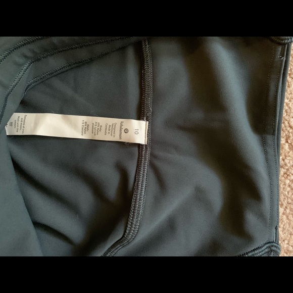 lululemon woman pants - Picture 3 of 7